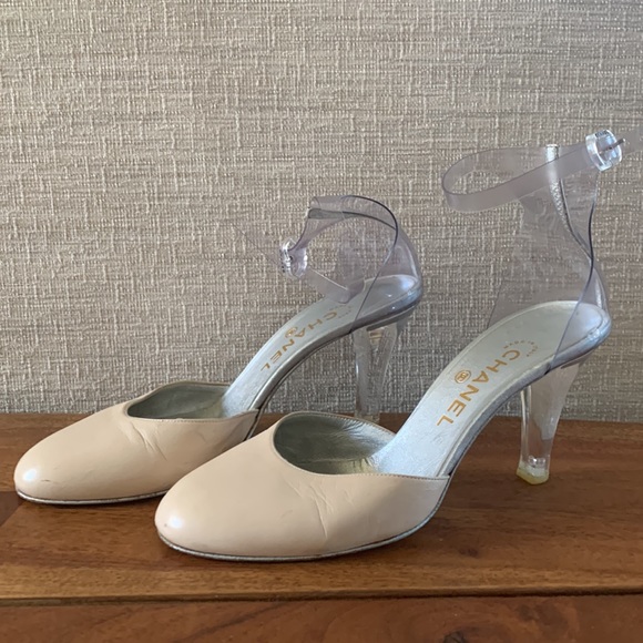 Vintage Chanel, Ballet pink and Lucite sandals with silver leather detail - Picture 2 of 8